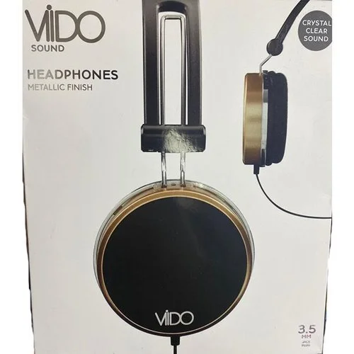 Plug outlet in headphones
